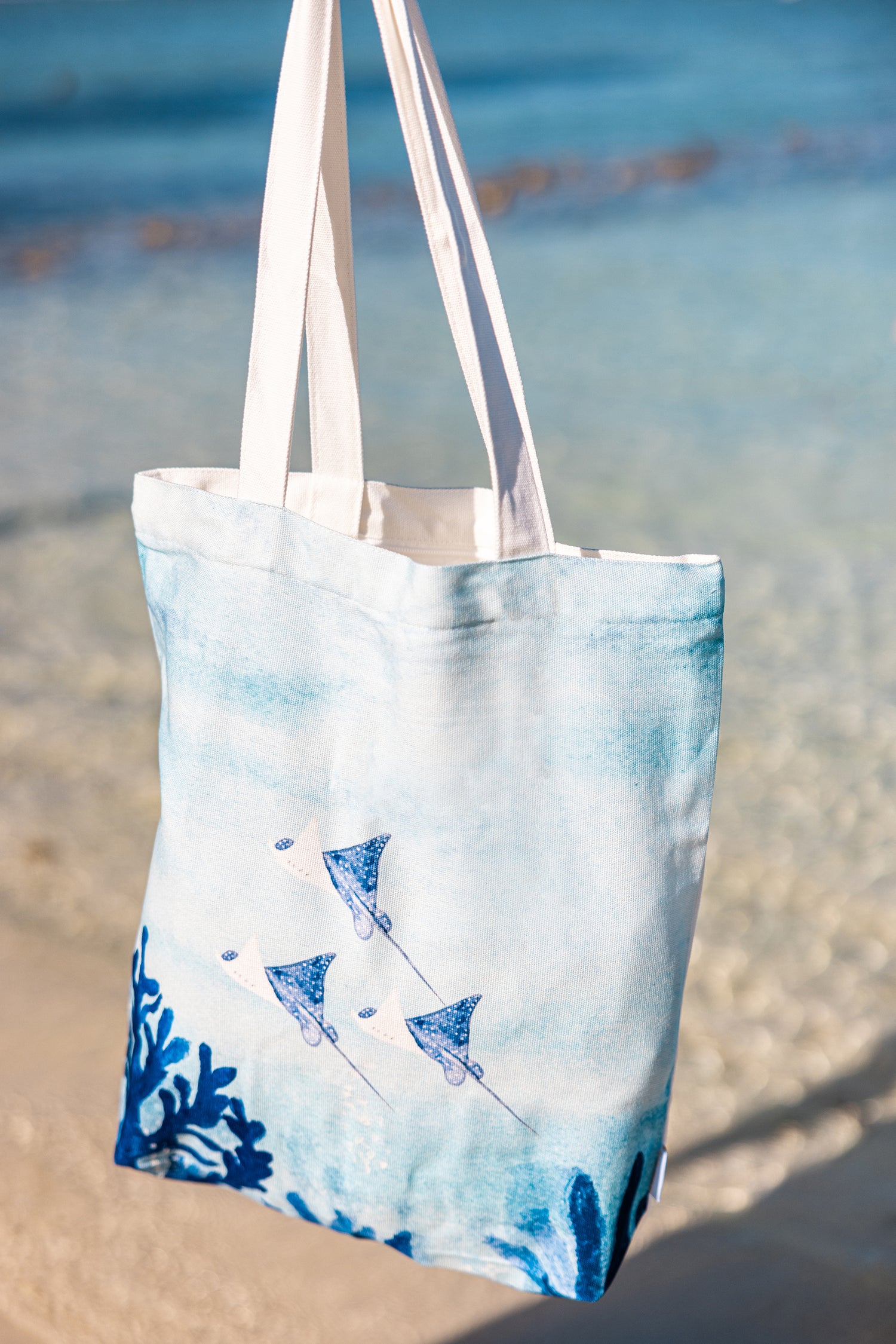 Eagle ray tote bag